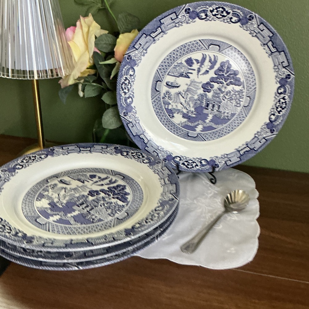 Royal Cuthbertson Blue Willow Dinner Plates Set of 4 Blue White 10.5in Vintage